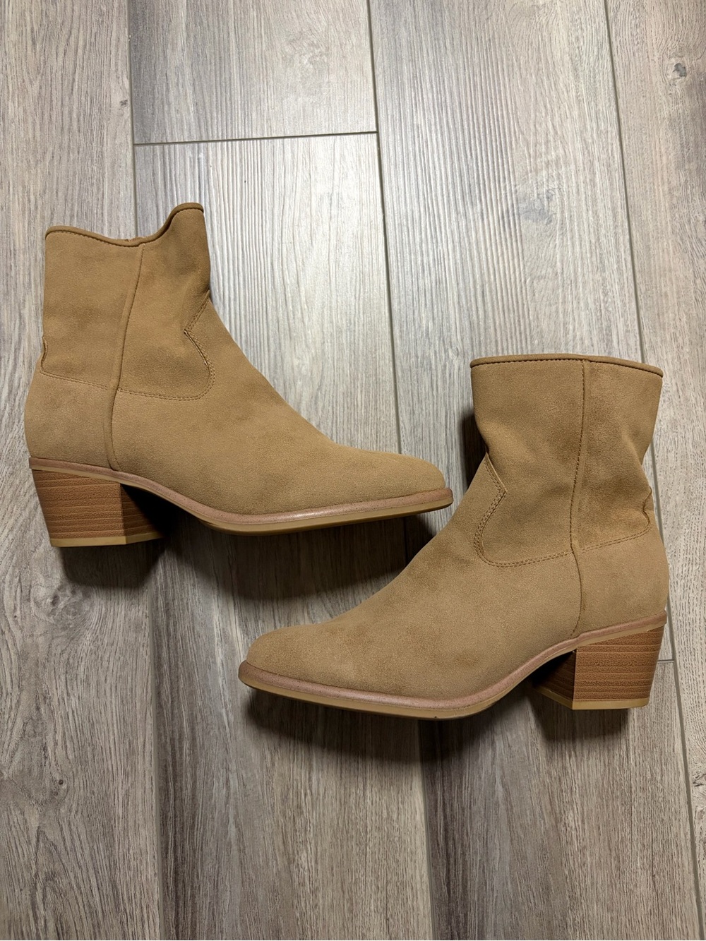 Buckle Mia Sumner Tan Suede Ankle Booties